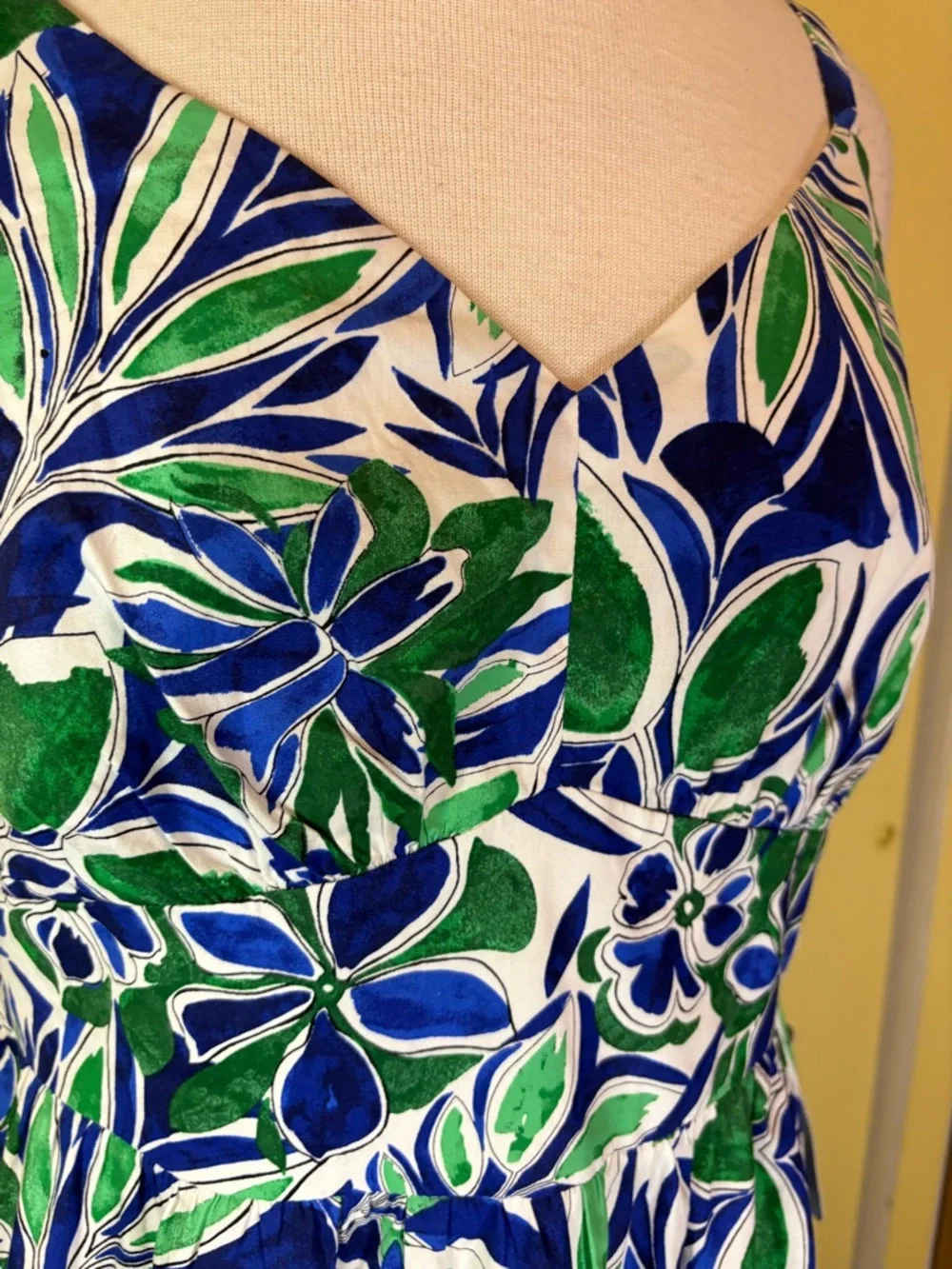 Maggy London Maxi Dress With Pockets - Picture 8 of 11